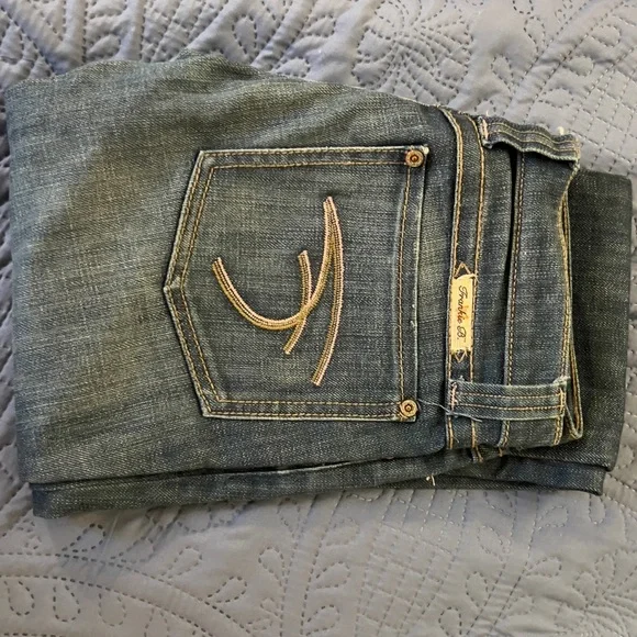 Frankie B. Low-rise, Blue Boot Cut Jeans Size 2 - Picture 12 of 13